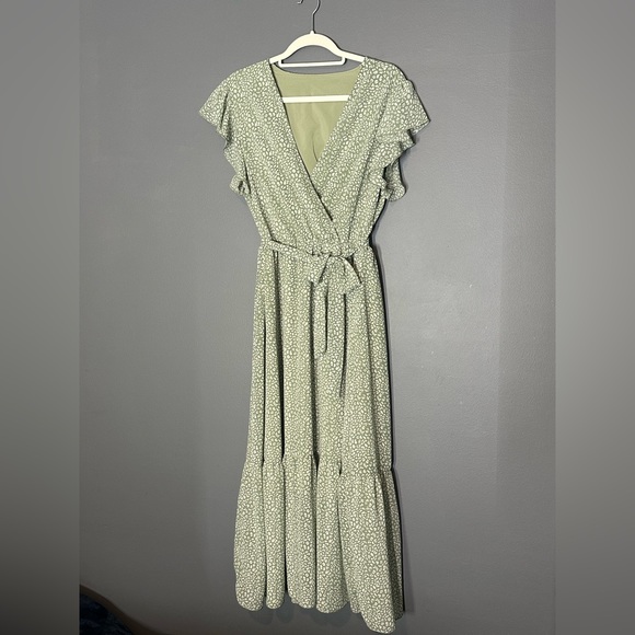 Light green leopard dress Women’s size XL with belt v neck long dress - Picture 2 of 8